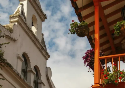 City Tour Medellín en bus panorámico con guía local - Colombia en tus Ojos Tours