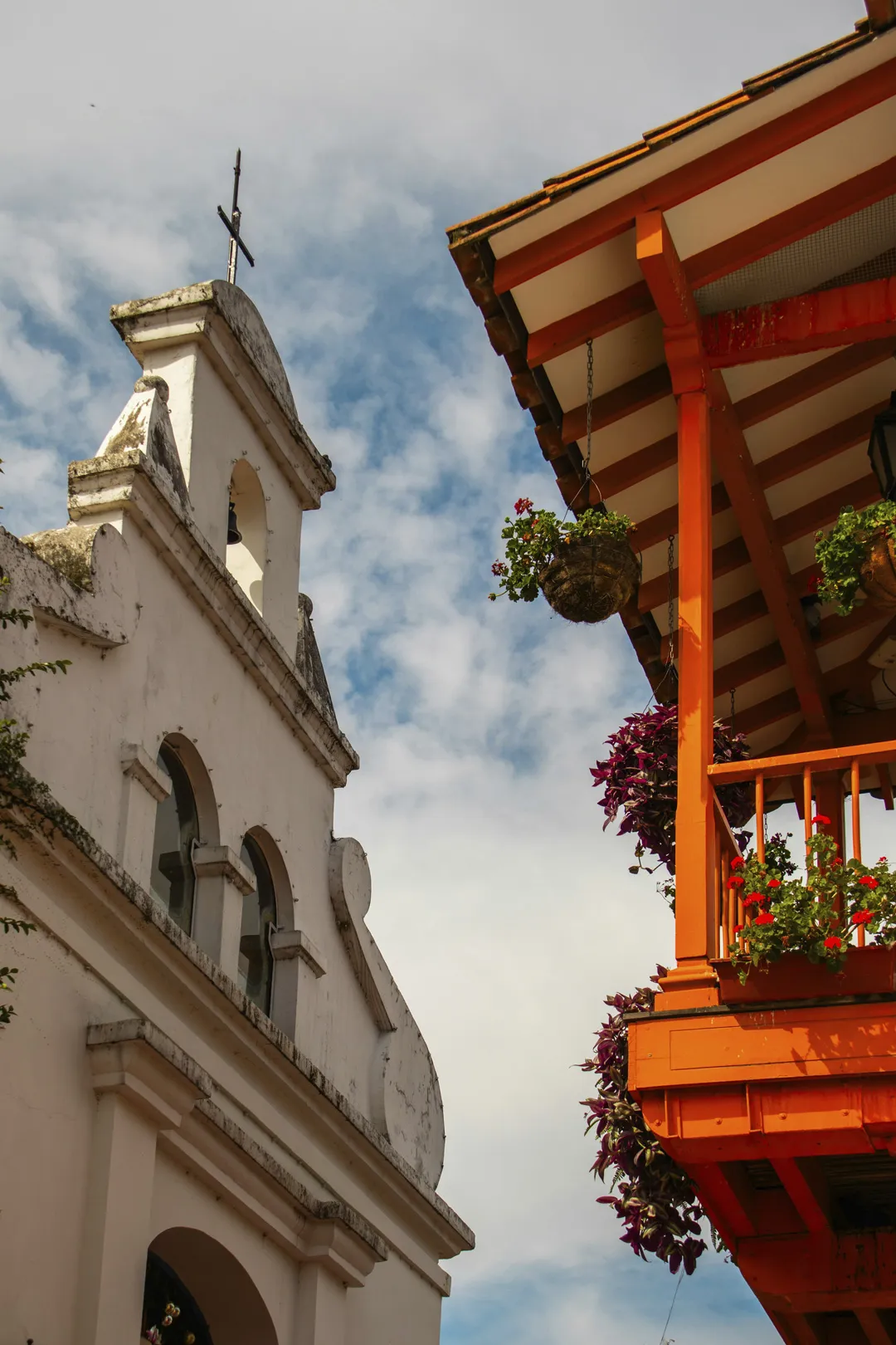 City Tour Medellín en bus panorámico con guía local - Colombia en tus Ojos Tours